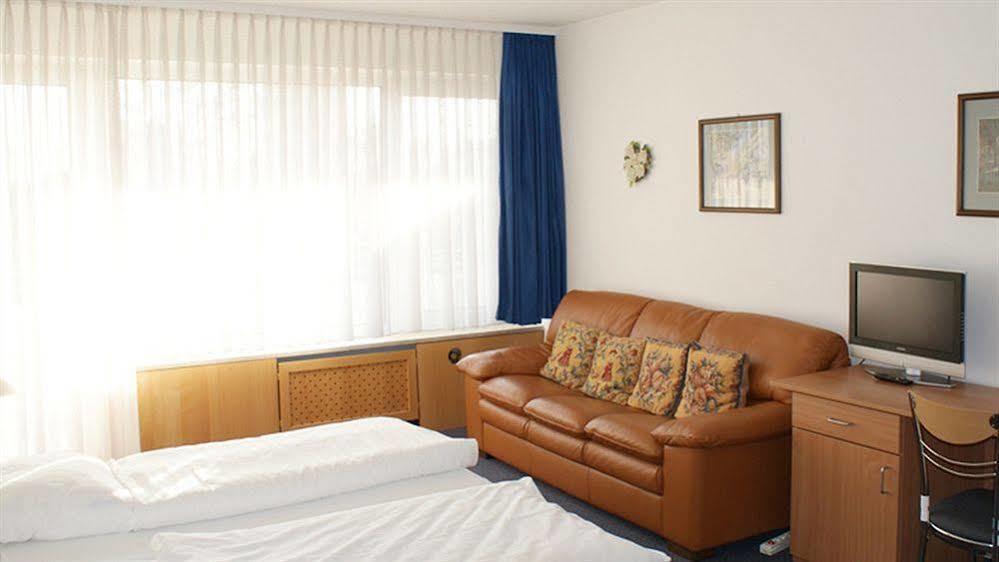 Hotel Buergerhaus à Steinbach im Taunus Extérieur photo